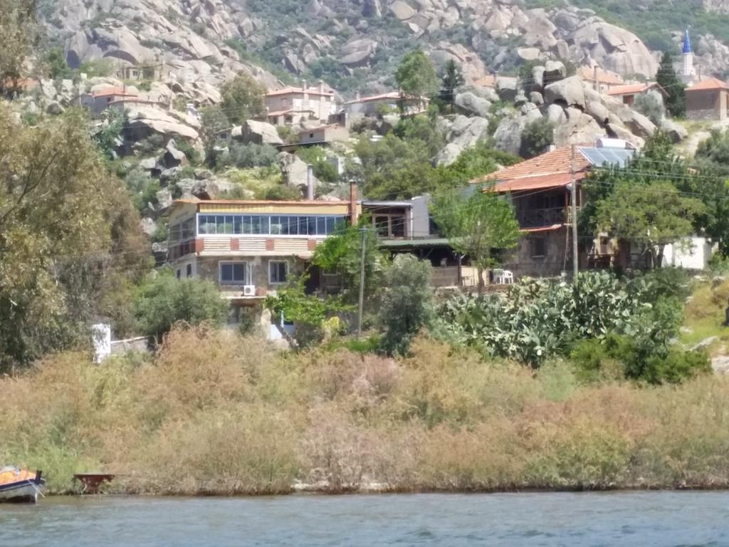 Selenes Pansiyon Kapikiri Exterior photo